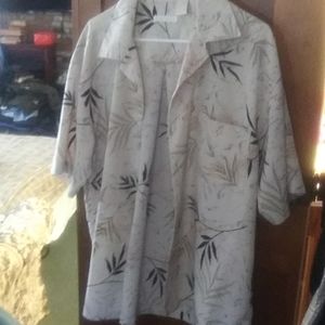 Men's button down Hawian shirt